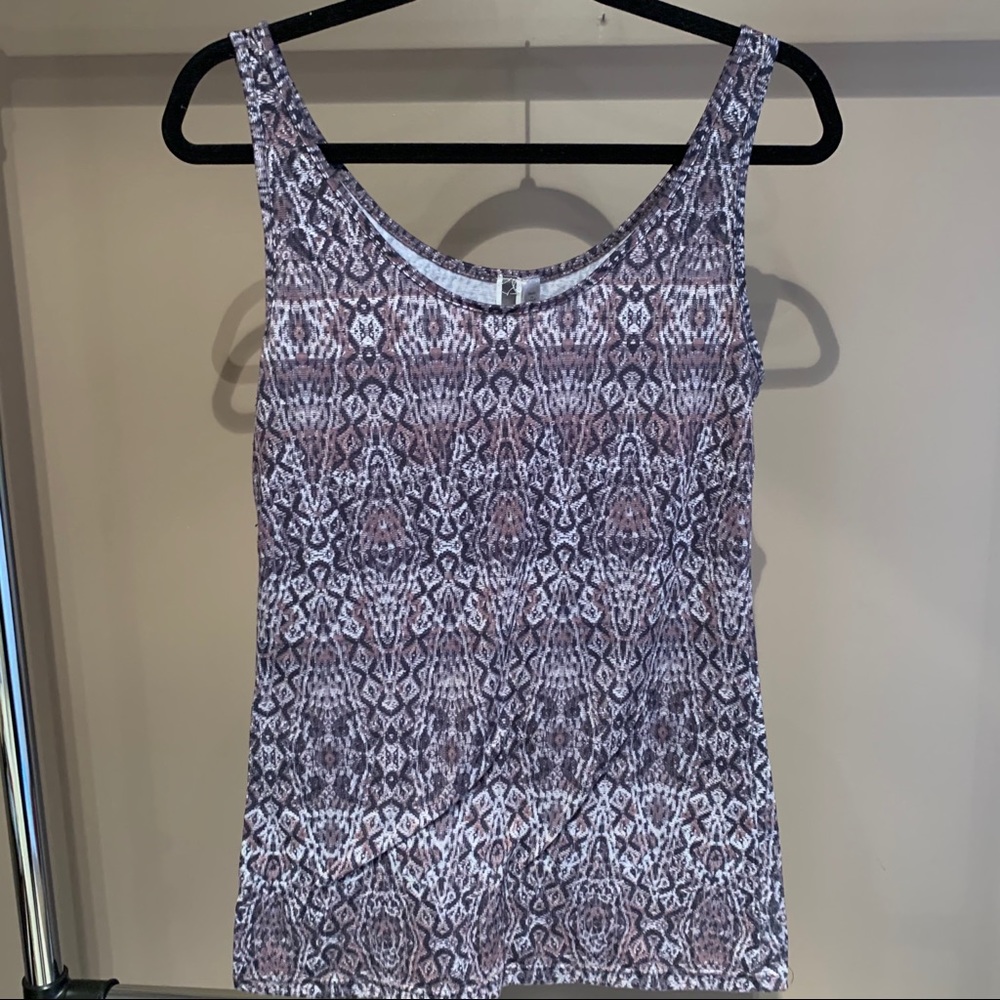 BKE Fitted Printed Wide-strap Tank - Size Large